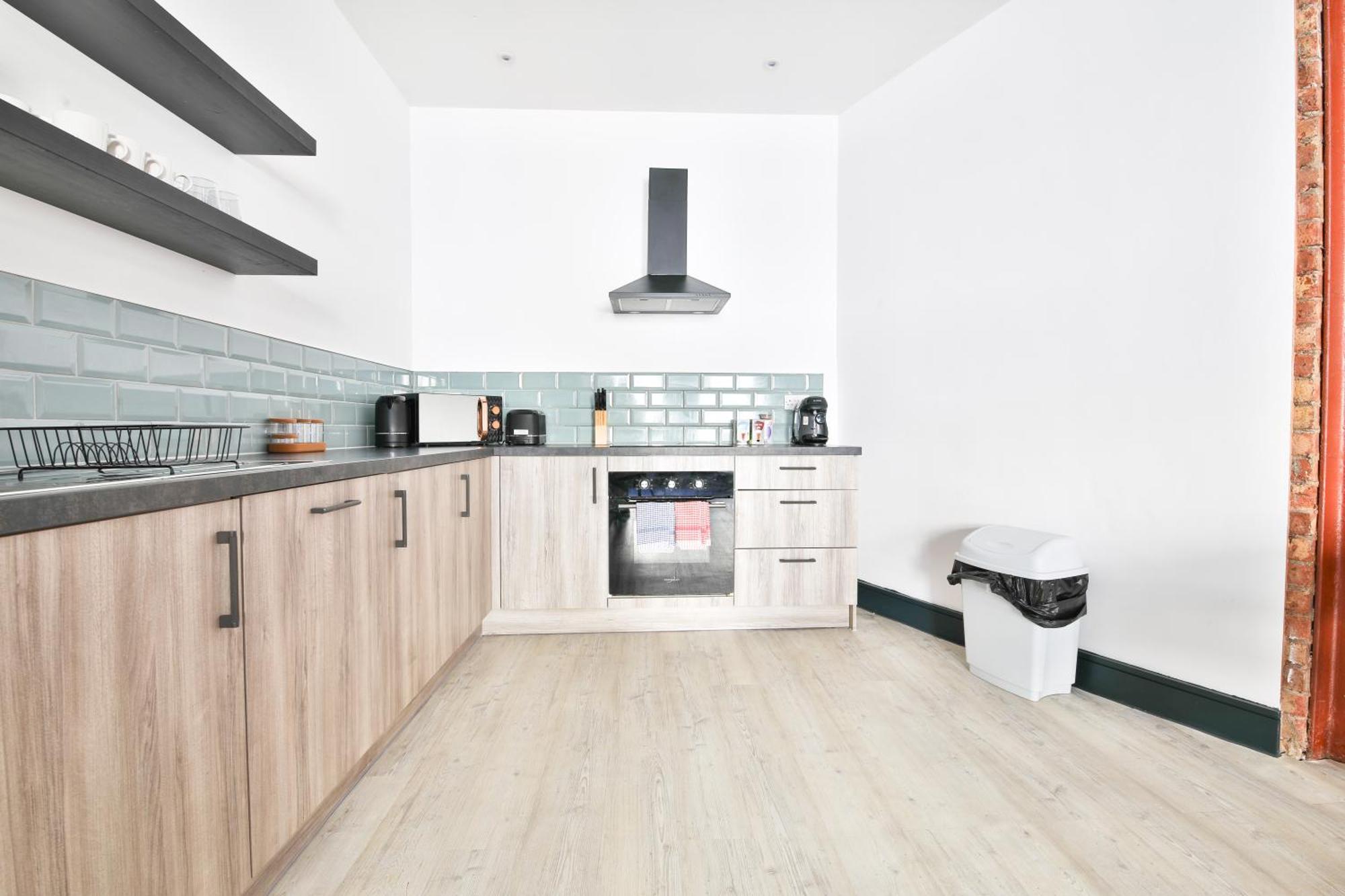 The Kingsway- 2 Bedroom Central Swansea Apartments By Stayright Exteriör bild