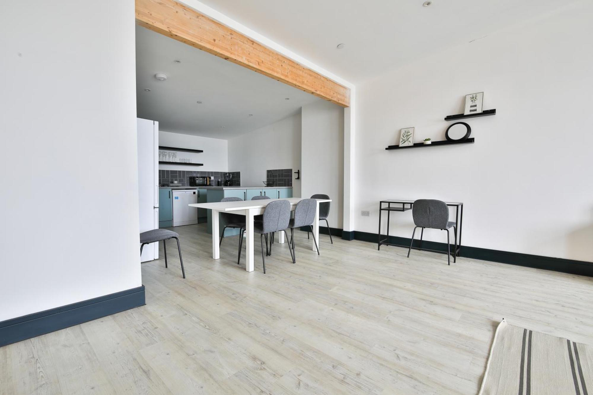The Kingsway- 2 Bedroom Central Swansea Apartments By Stayright Exteriör bild