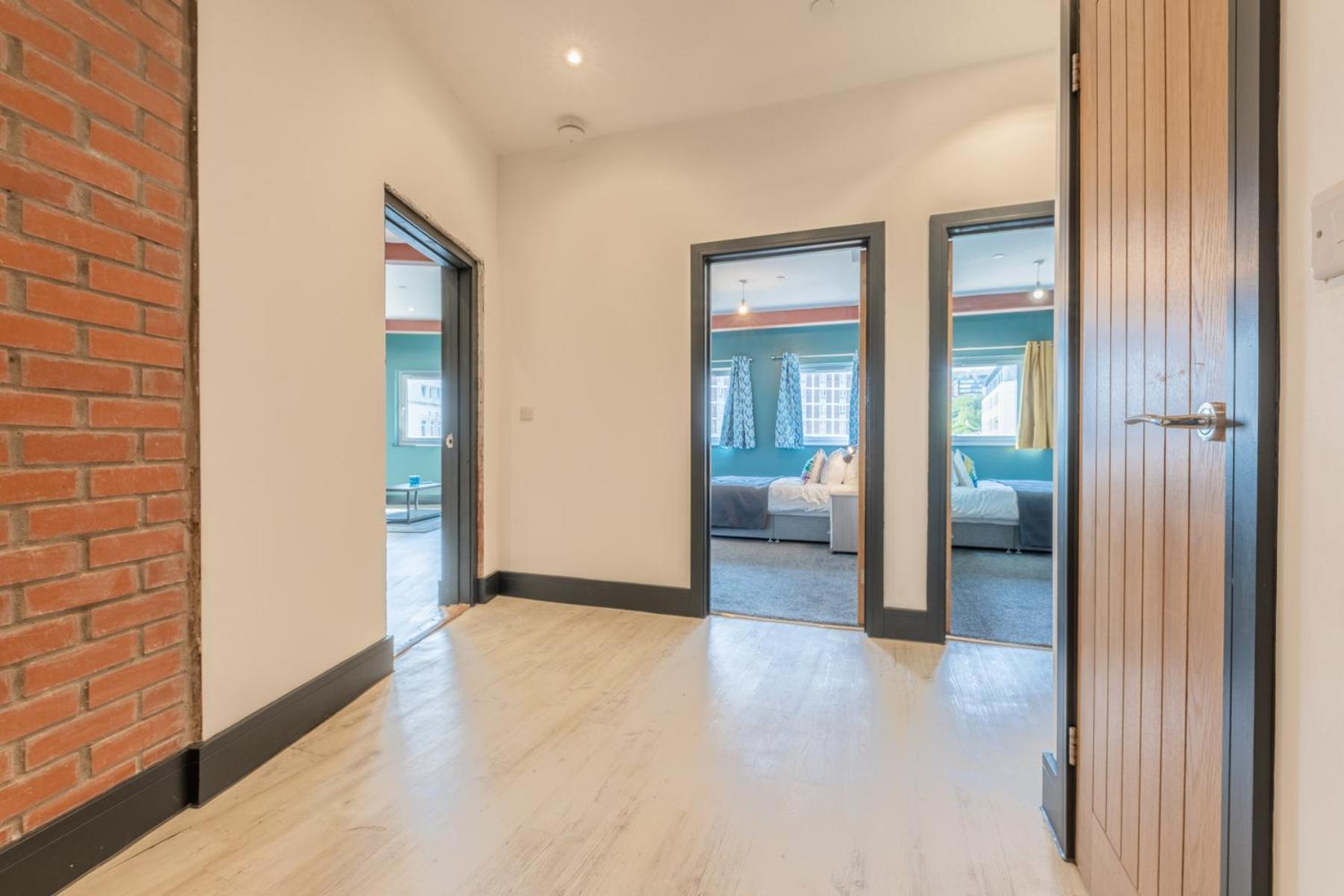 The Kingsway- 2 Bedroom Central Swansea Apartments By Stayright Exteriör bild