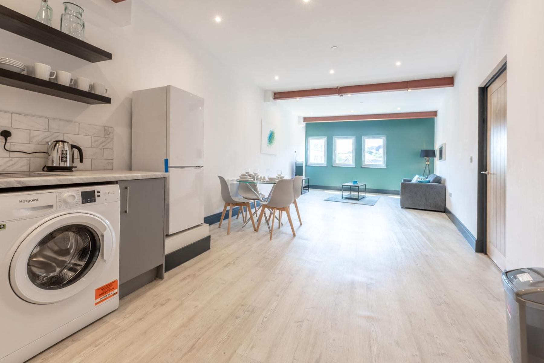 The Kingsway- 2 Bedroom Central Swansea Apartments By Stayright Exteriör bild