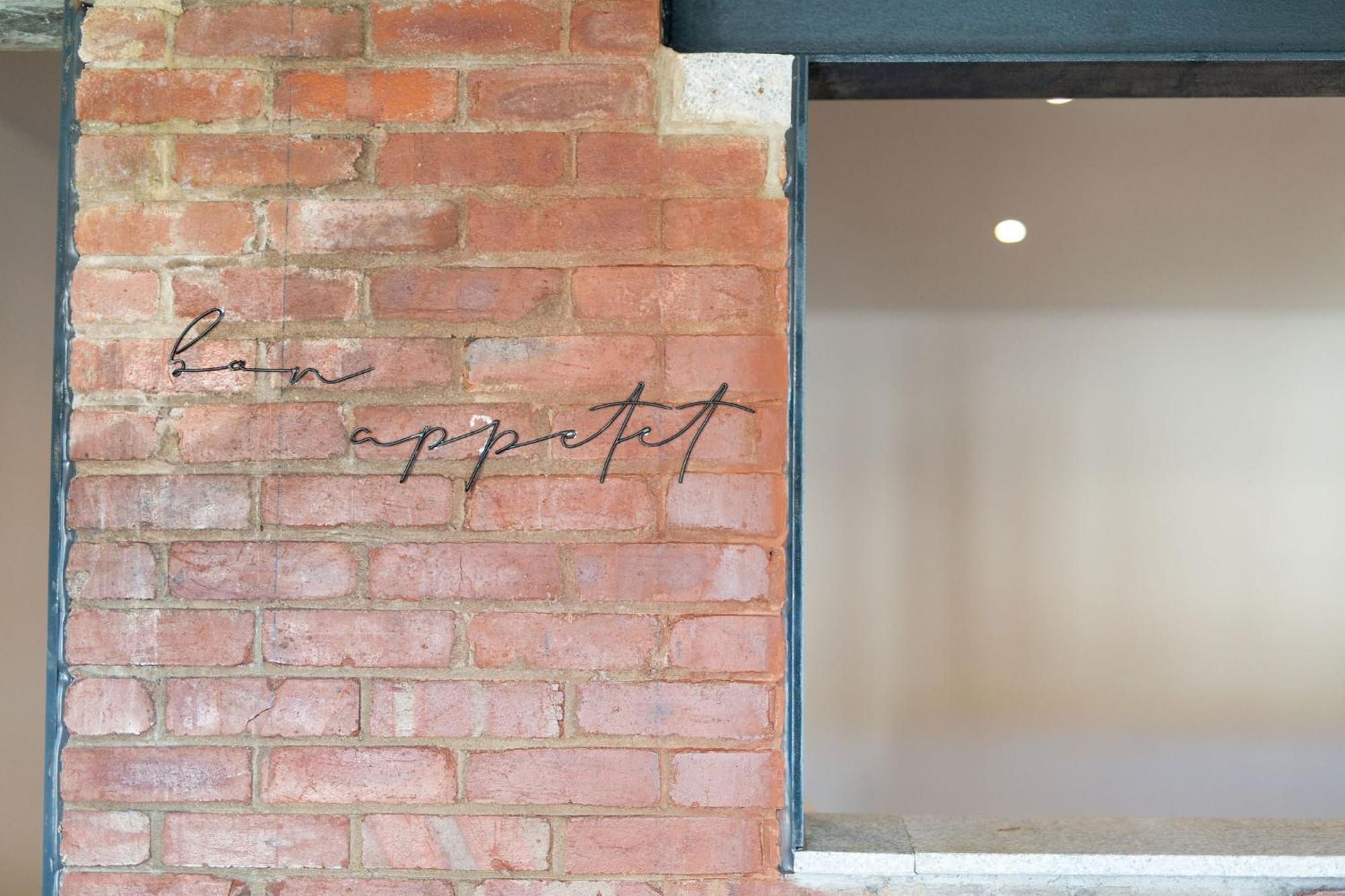 The Kingsway- 2 Bedroom Central Swansea Apartments By Stayright Exteriör bild