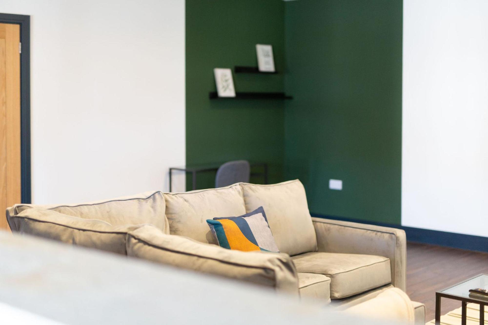 The Kingsway- 2 Bedroom Central Swansea Apartments By Stayright Exteriör bild